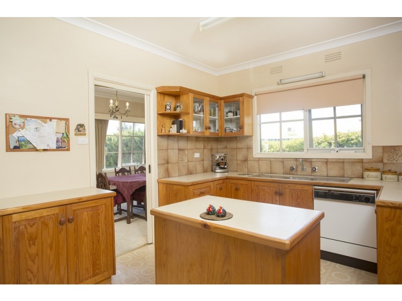226 Midland Hwy, Epsom VIC 3551