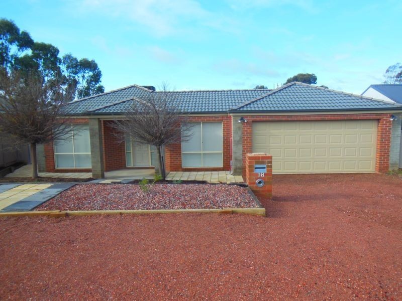 18 Londonderry Way, Epsom VIC 3551
