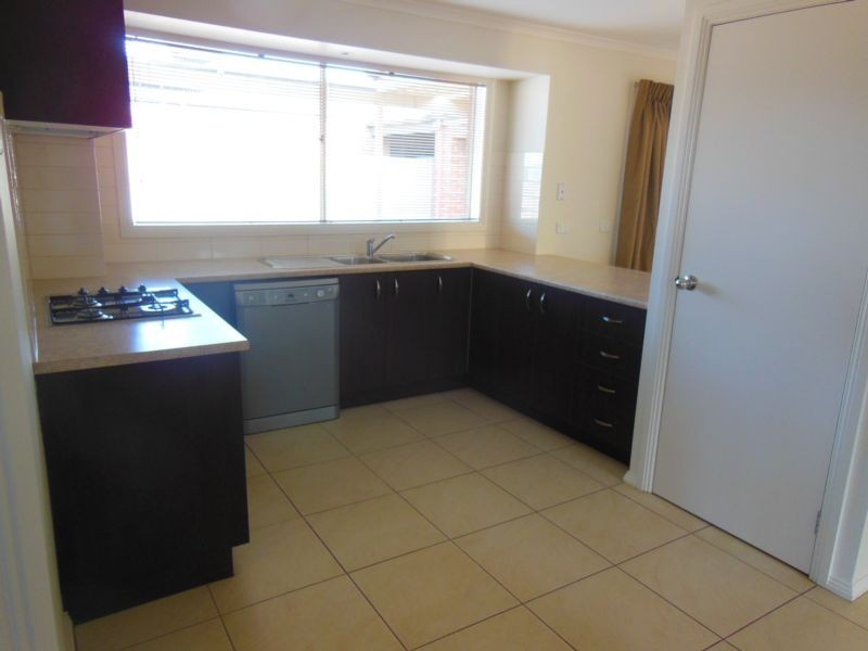18 Londonderry Way, Epsom VIC 3551