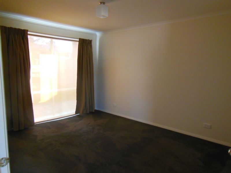 18 Londonderry Way, Epsom VIC 3551