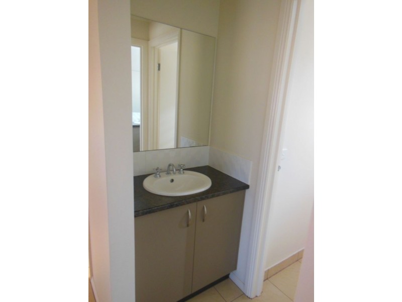 18 Londonderry Way, Epsom VIC 3551