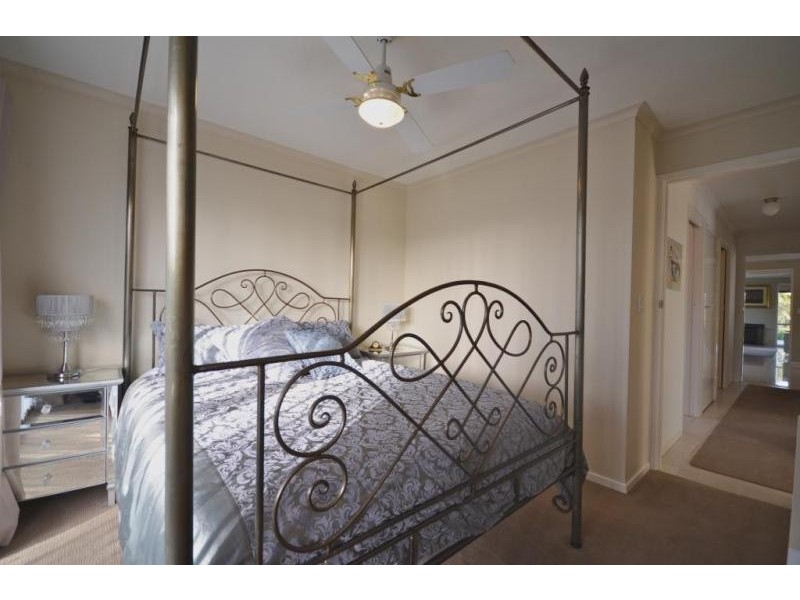 13 Benjamin Court, Flora Hill VIC 3550