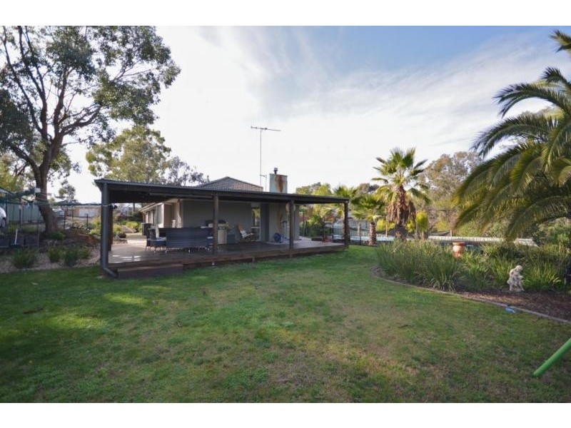 13 Benjamin Court, Flora Hill VIC 3550