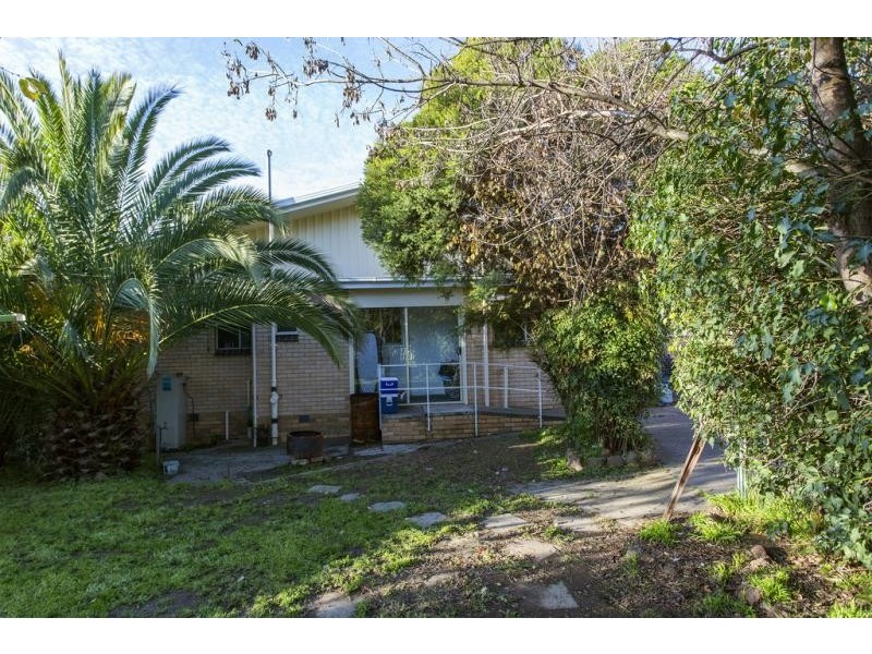 4 McMillan Street, Kennington VIC 3550