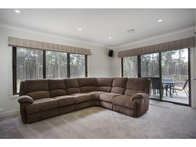 45 Ridge Rd, Junortoun VIC 3551