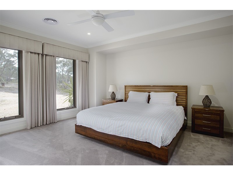 45 Ridge Rd, Junortoun VIC 3551
