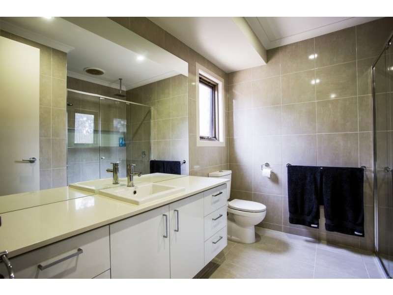 45 Ridge Rd, Junortoun VIC 3551