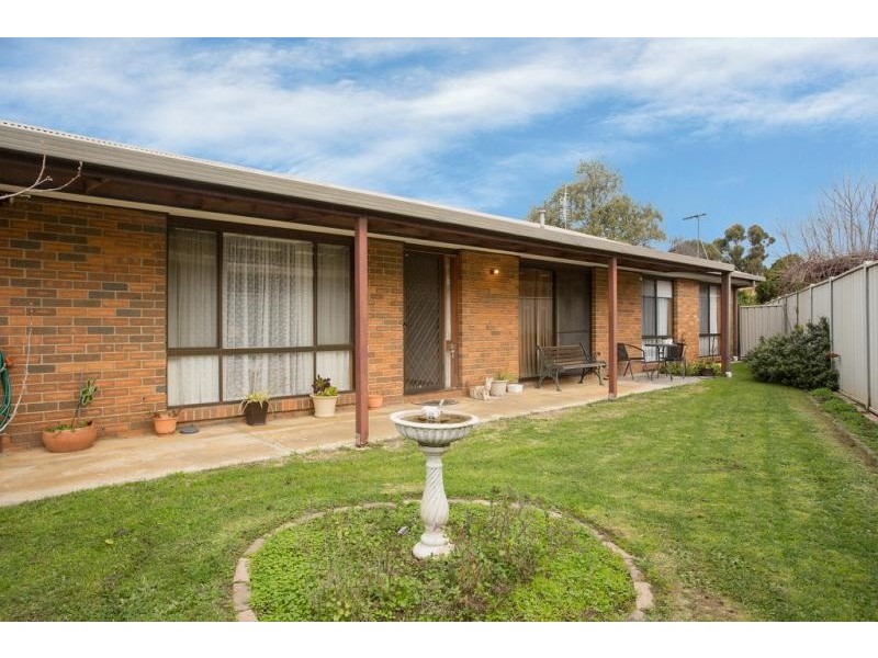 2 Irene Court, Kangaroo Flat VIC 3555