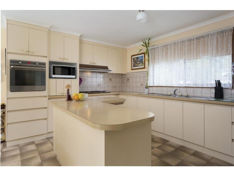 2 Irene Court, Kangaroo Flat VIC 3555