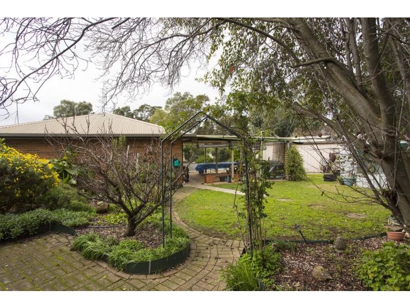 2 Irene Court, Kangaroo Flat VIC 3555