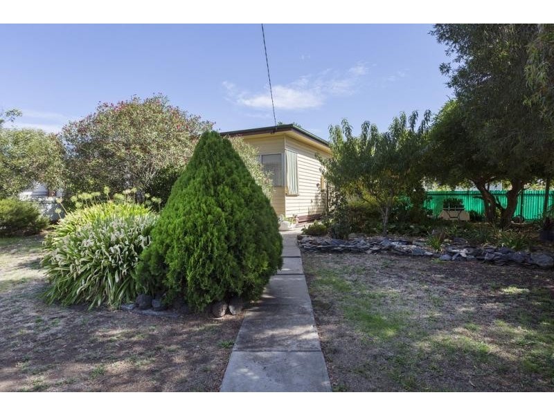 10 Barker St, California Gully VIC 3556