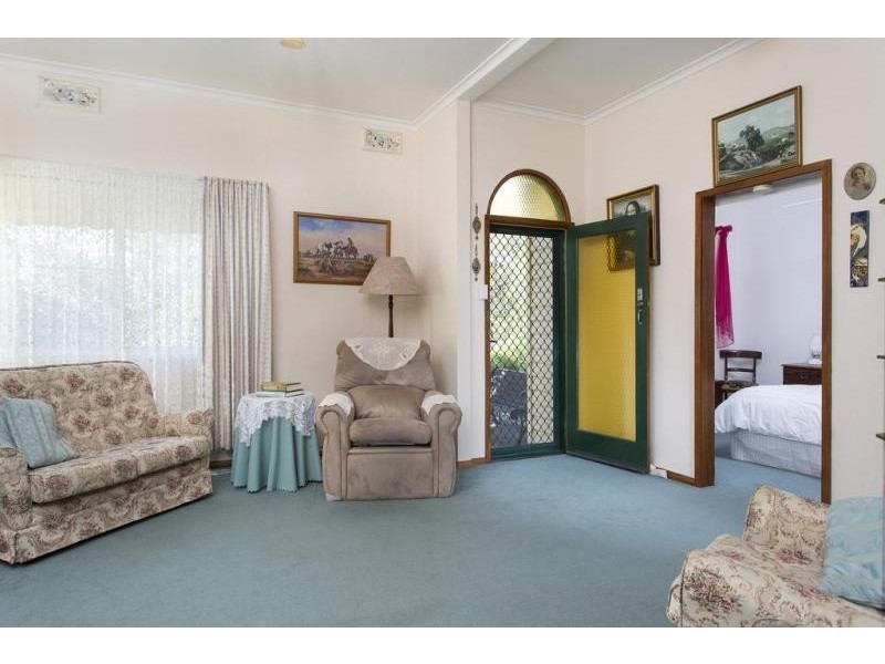 10 Barker St, California Gully VIC 3556
