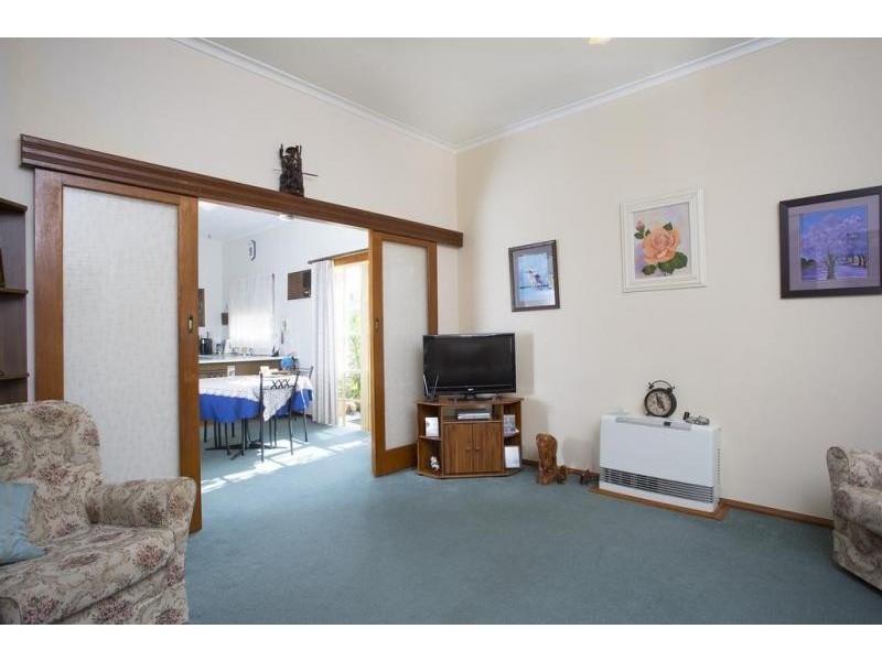 10 Barker St, California Gully VIC 3556