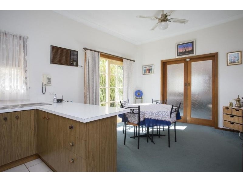 10 Barker St, California Gully VIC 3556