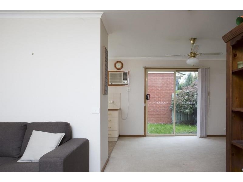 1/62 Lloyd Street, Strathdale VIC 3550