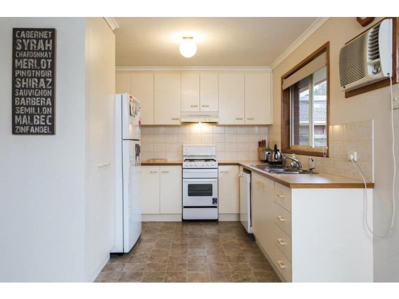 1/62 Lloyd Street, Strathdale VIC 3550