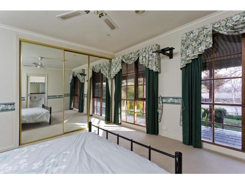 3 Kooyong Close, Kennington VIC 3550
