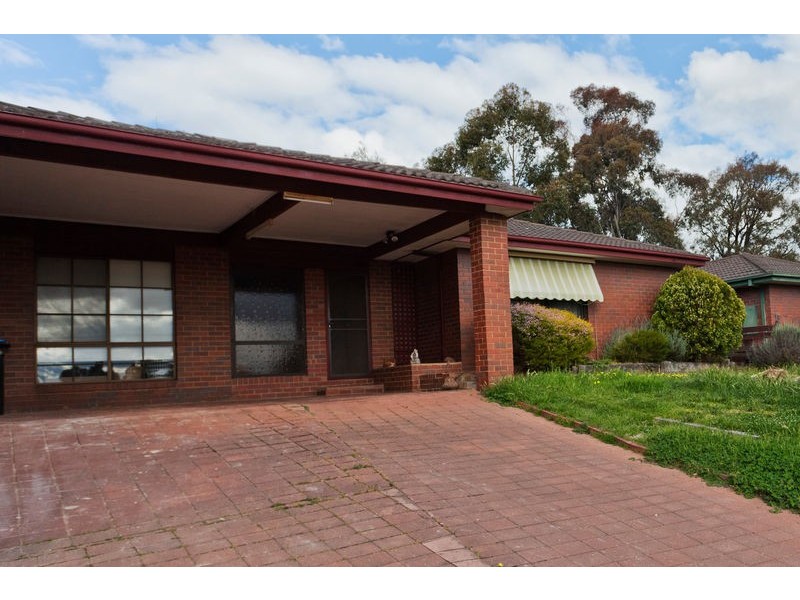 1/4 Marina Court, Strathdale VIC 3550