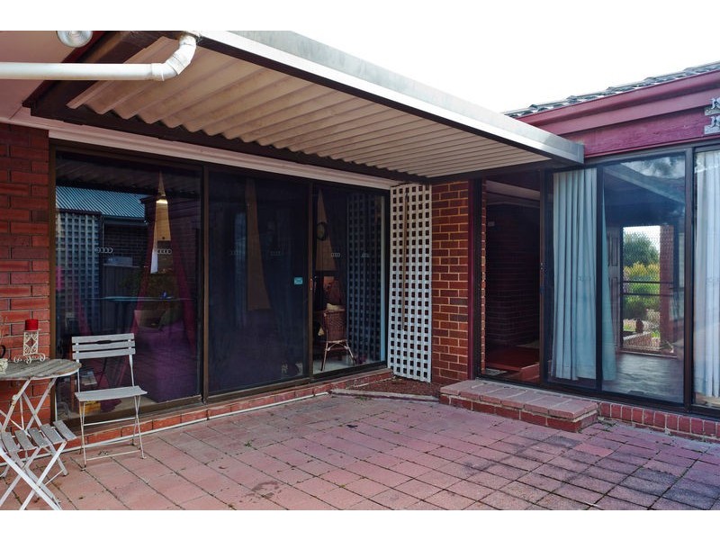 1/4 Marina Court, Strathdale VIC 3550