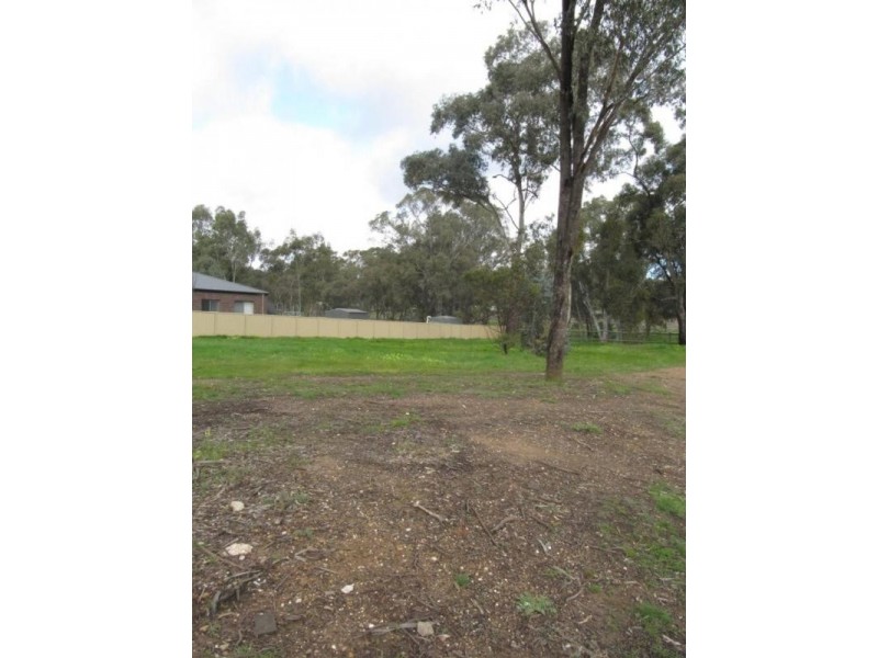 15 Saddle Court, Maiden Gully VIC 3551