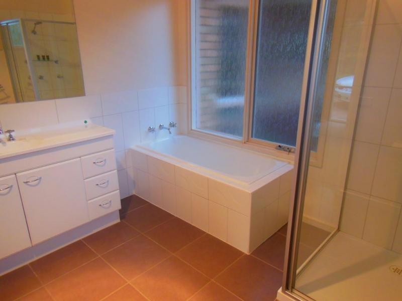 17 Edwina Court, Spring Gully VIC 3550