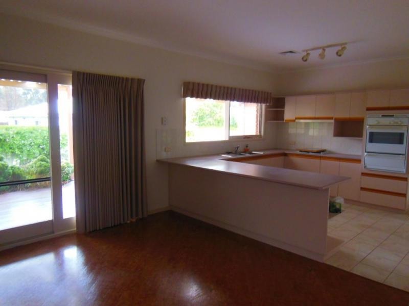 17 Edwina Court, Spring Gully VIC 3550