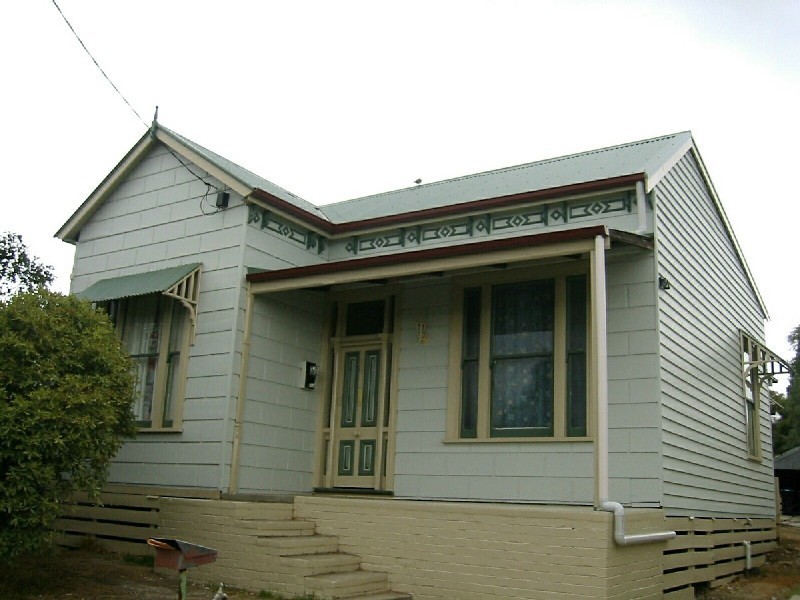 27 Sterry Street, Golden Square VIC 3555