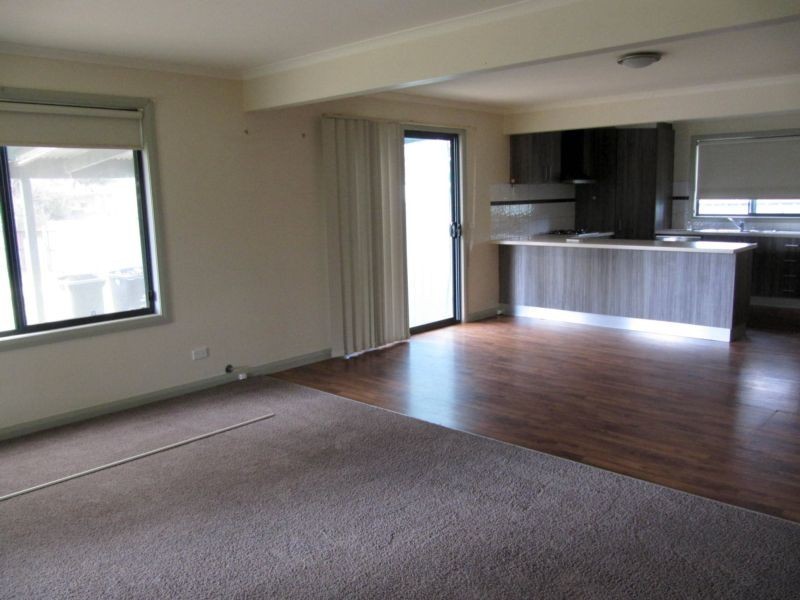 21 Crusoe Road, Kangaroo Flat VIC 3555