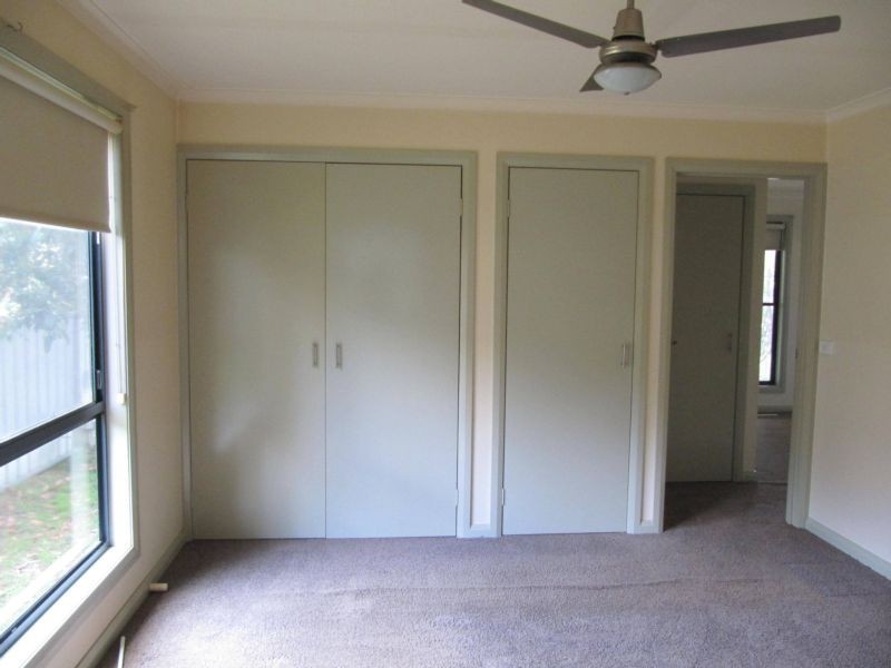 21 Crusoe Road, Kangaroo Flat VIC 3555