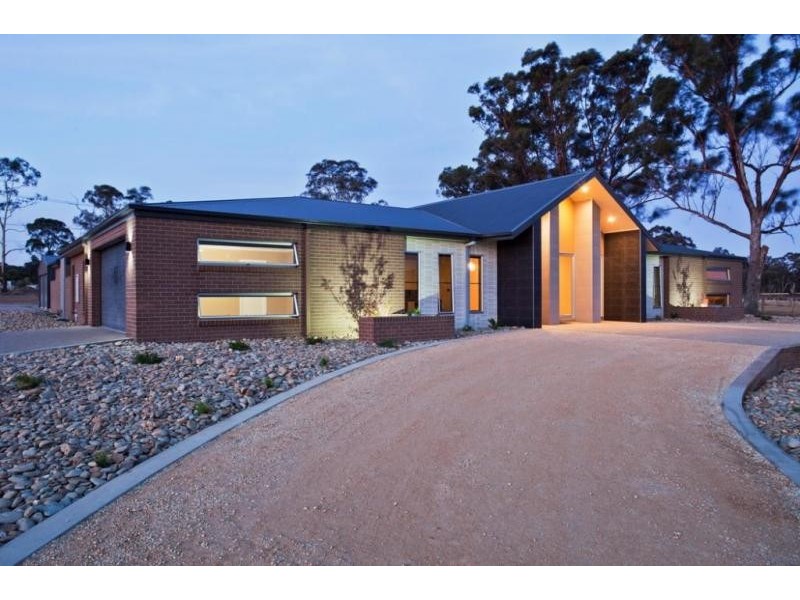 5 Bettys Avenue, Junortoun VIC 3551