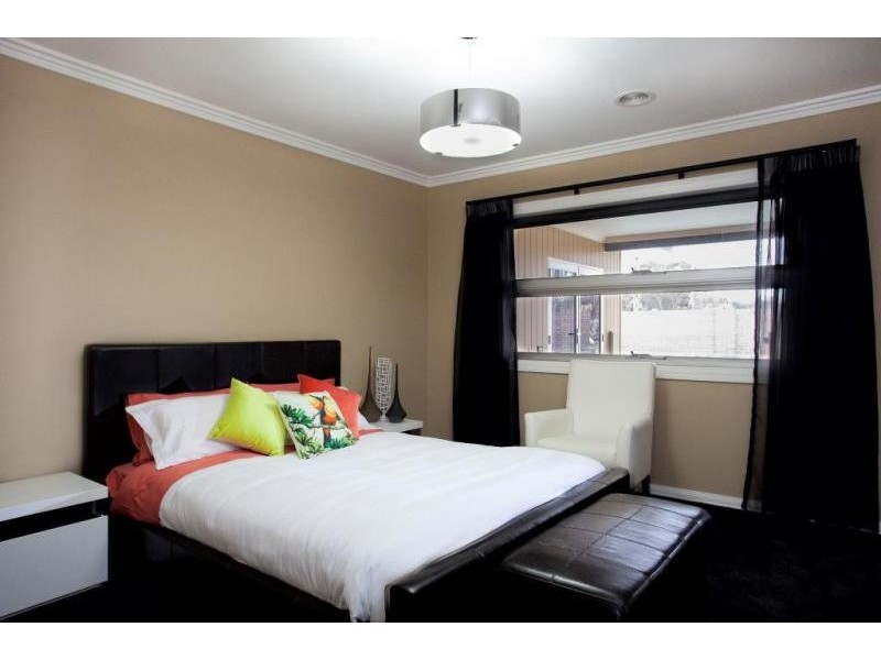 5 Bettys Avenue, Junortoun VIC 3551