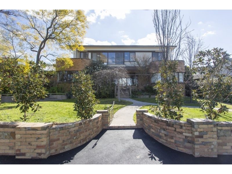 20 Harkness Street, Quarry Hill VIC 3550