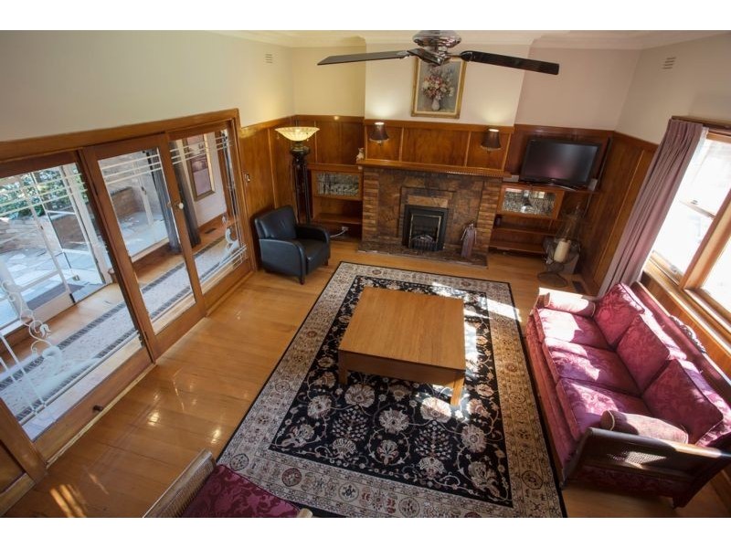 20 Harkness Street, Quarry Hill VIC 3550