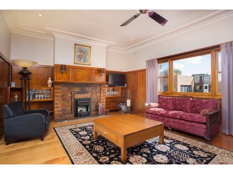 20 Harkness Street, Quarry Hill VIC 3550