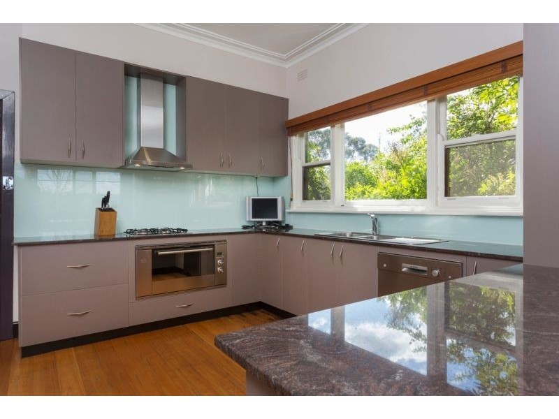 20 Harkness Street, Quarry Hill VIC 3550