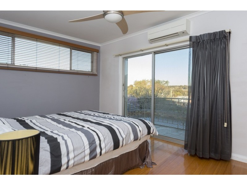 20 Harkness Street, Quarry Hill VIC 3550