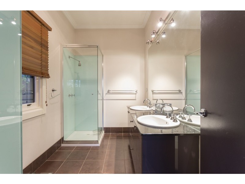 20 Harkness Street, Quarry Hill VIC 3550