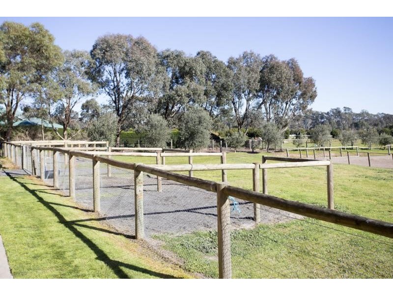 4 George Terrace, Junortoun VIC 3551