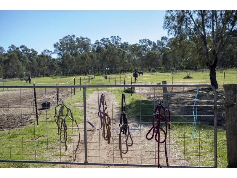 4 George Terrace, Junortoun VIC 3551