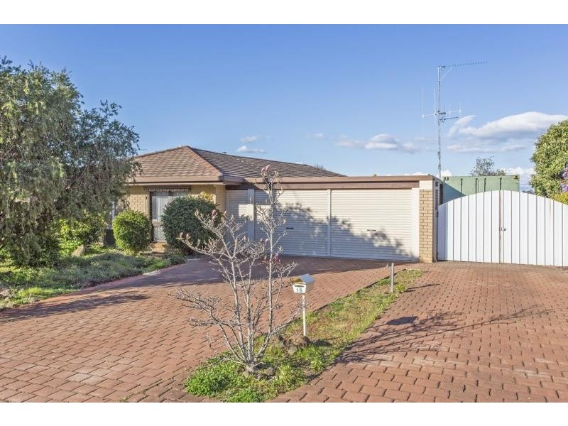 16 Pilcher Street, Strathdale VIC 3550
