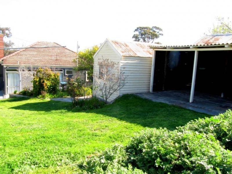 31 Osborne Street, Flora Hill VIC 3550