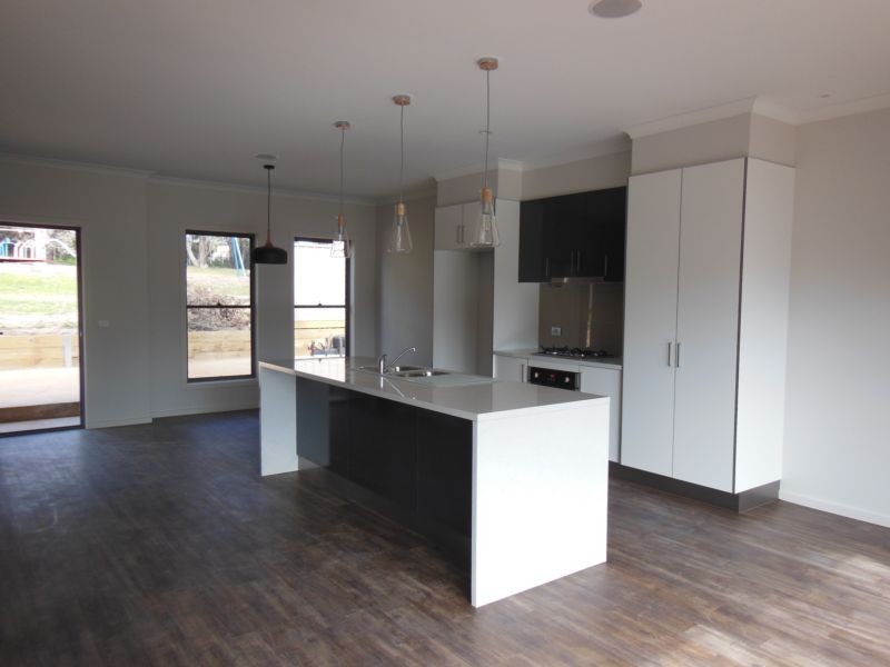 2/3 Leigh Avenue, Kennington VIC 3550