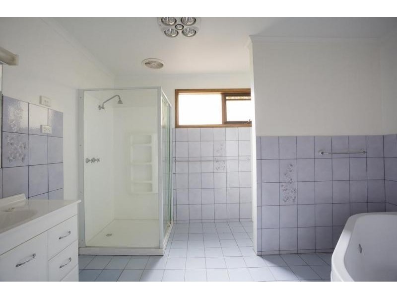 48 Glencoe Street, Kennington VIC 3550