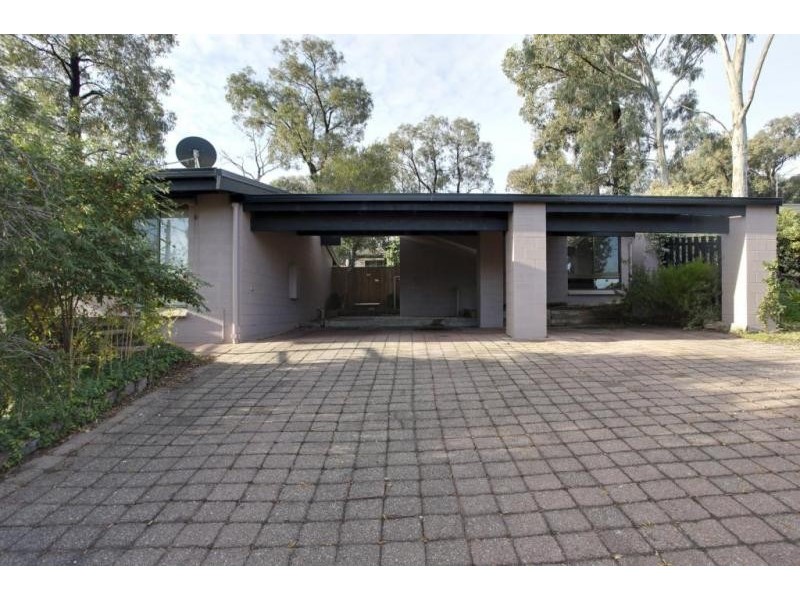 74 LOWNDES ST, Kennington VIC 3550
