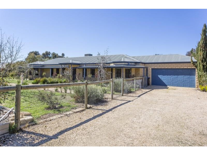 214 Sullivans Road, Strathfieldsaye VIC 3551
