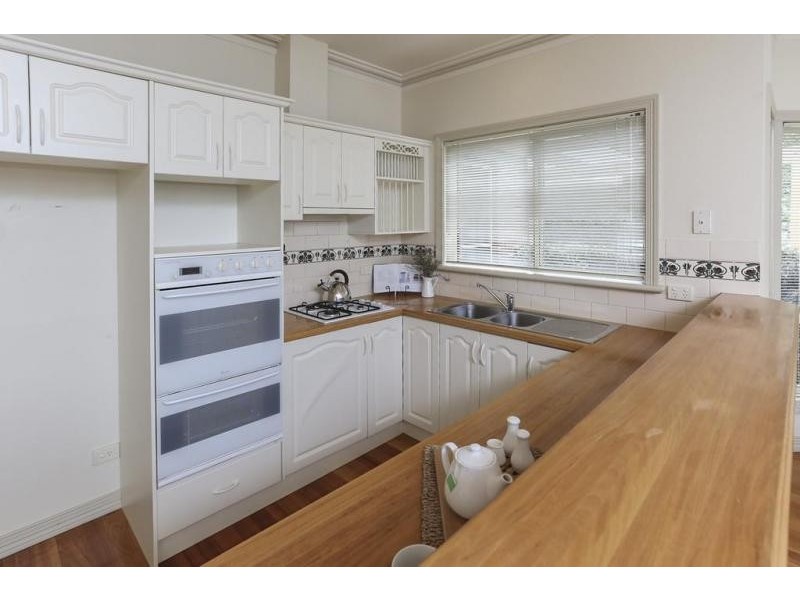 3 Bourke Drive, Strathdale VIC 3550