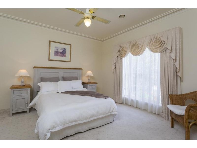 3 Bourke Drive, Strathdale VIC 3550