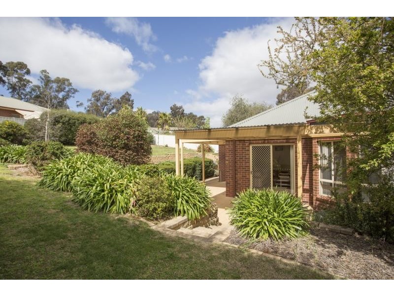 3 Bourke Drive, Strathdale VIC 3550