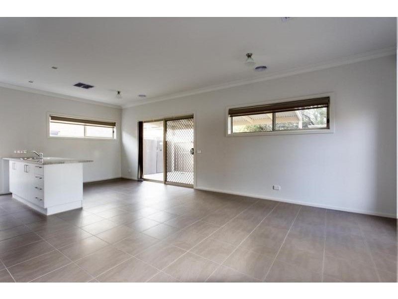 1/494 High Street, Golden Square VIC 3555