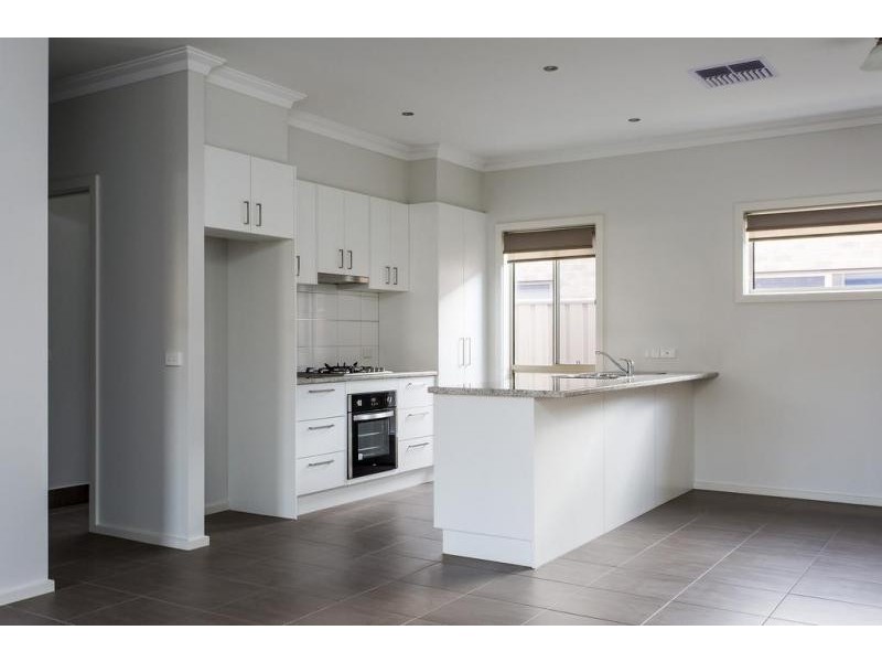 1/494 High Street, Golden Square VIC 3555